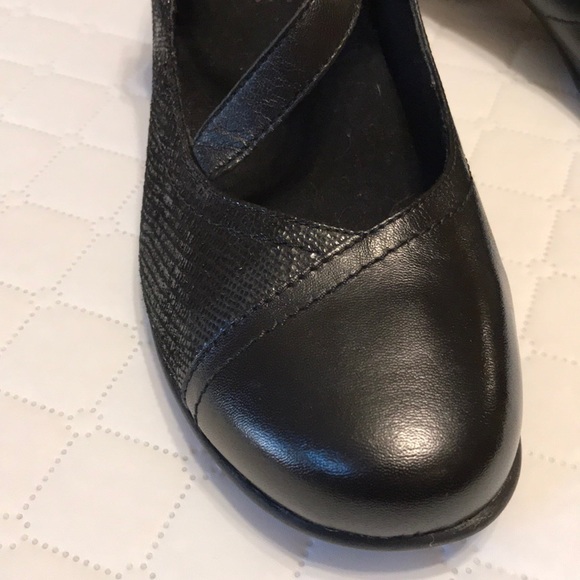 Aravon NWOT, Portia black dress shoes, 8.5… - Picture 6 of 9